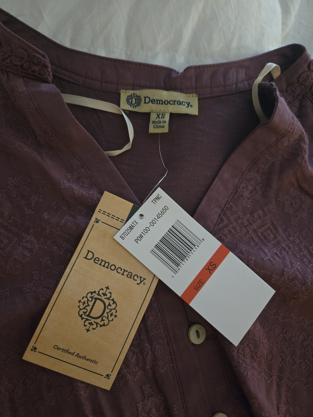 Lightweight Plum Button-Front Women's Top - Picture 2 of 7